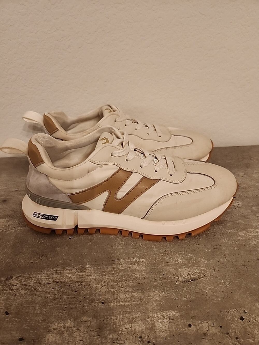 Womens 8.5 Somiliss Sneakers Off- White Lace Up Athletic Shoes
